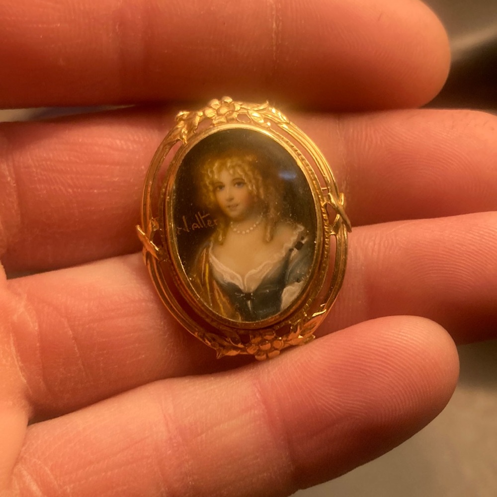 Victorian pendant/broach